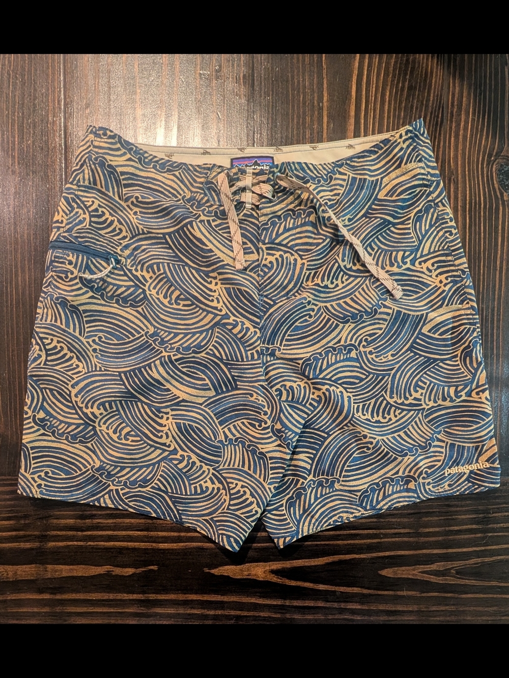 Patagonia men's Blue and Cream Wave-Print Shorts